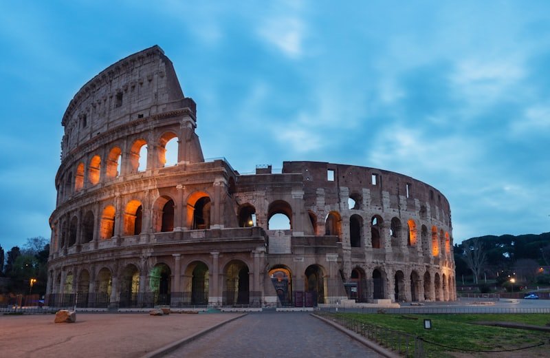 The Colosseum, Rome — study in Italy with Vibedu