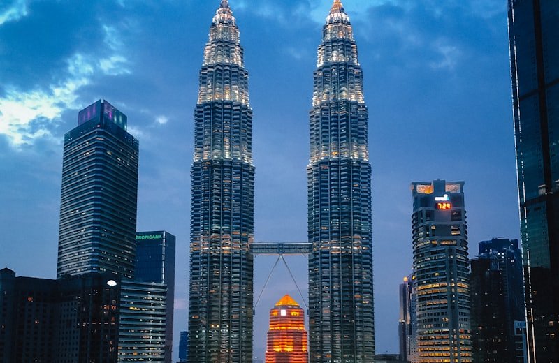 Petronas Towers, Kuala Lumpur — study in Malaysia with Vibedu